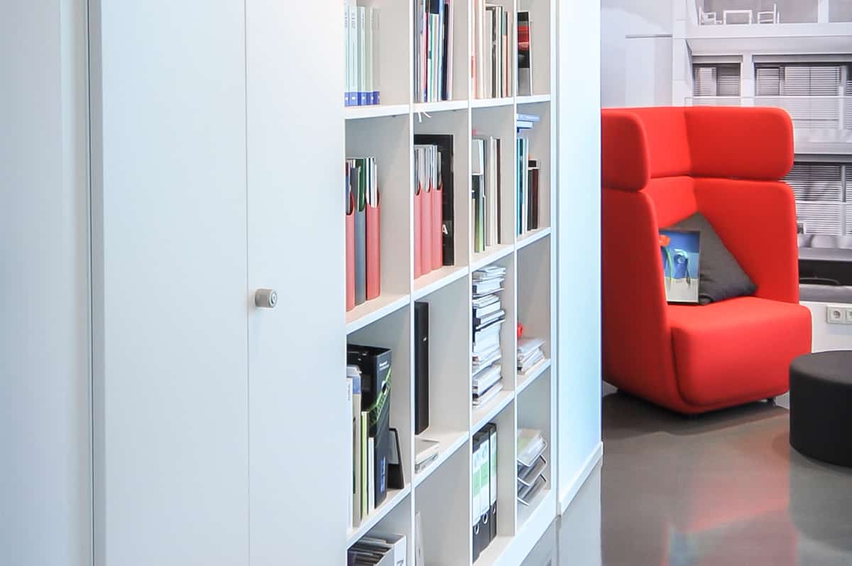 einbauschrank-goettingen-tischlerei-welling-einbauschrank-buero Einbauschschrank maßgeschneidert im Büroraum